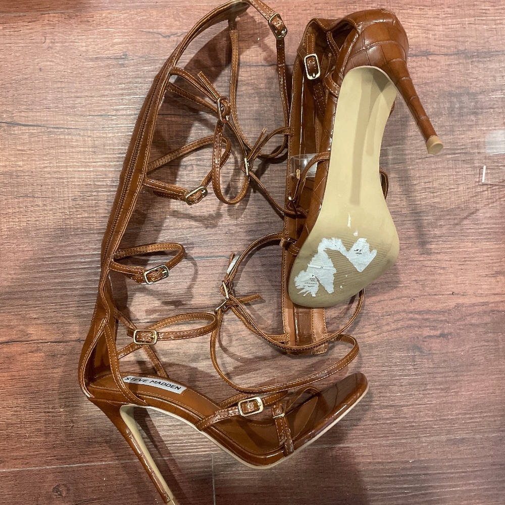 1 WEEK FINAL NEW LAST CHANCE STEVE MADDEN Brown Leg Strap